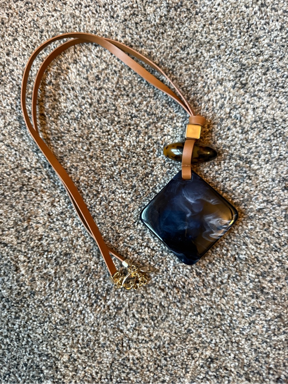 Chico’s Statement Necklace Blue Marbled Pendant Tan Leather Tortoiseshell Lariat
